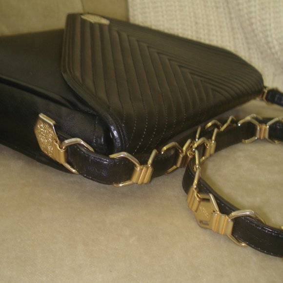 VTG Auth REVILLON PARIS Chevron Quilted RARE COLLECTOR'S Medallion Shoulder Bag - Picture 6 of 10